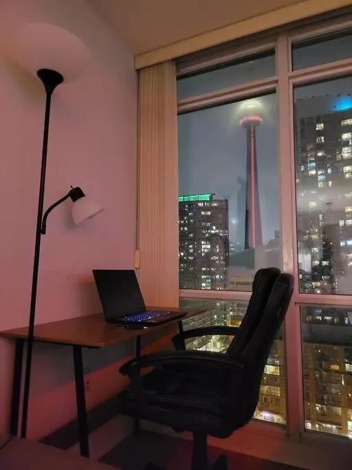 Apartment Unobstructed Cn Tower View In Every Room With Balcony & Parking Toronto Kanada