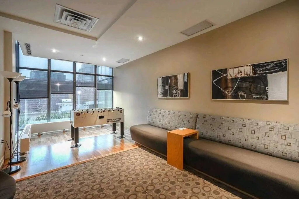 Unobstructed Cn Tower View In Every Room With Balcony & Parking Toronto Apartment