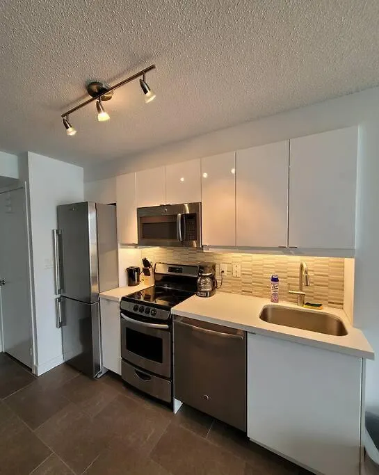 Apartment Unobstructed Cn Tower View In Every Room With Balcony & Parking Toronto